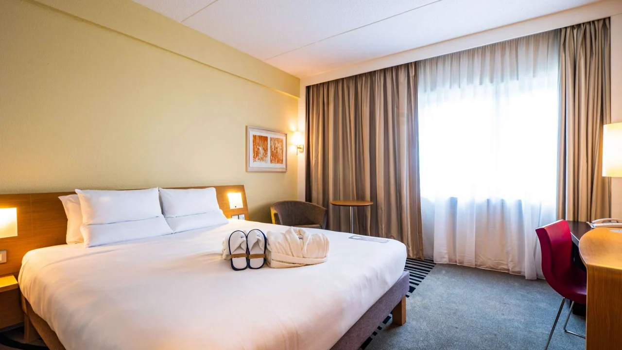 Novotel London West